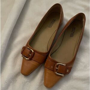 Size 7 Michael Kors flats